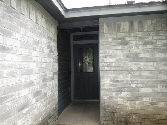 Foto del edificio - 4904 Gnarled Oak Cove