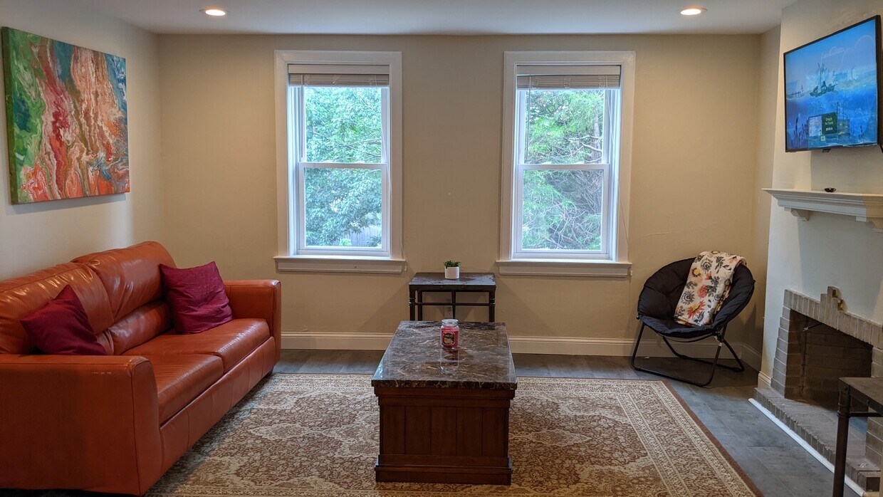 Foto principal - 6006 Westminster Pl