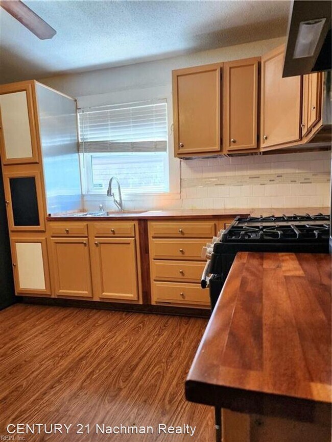 Foto del edificio - 4 br, 1.5 bath House - 1310 Berkley Avenue