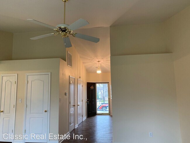 Building Photo - 3 br, 2 bath House - 2737 Woodlawn Way
