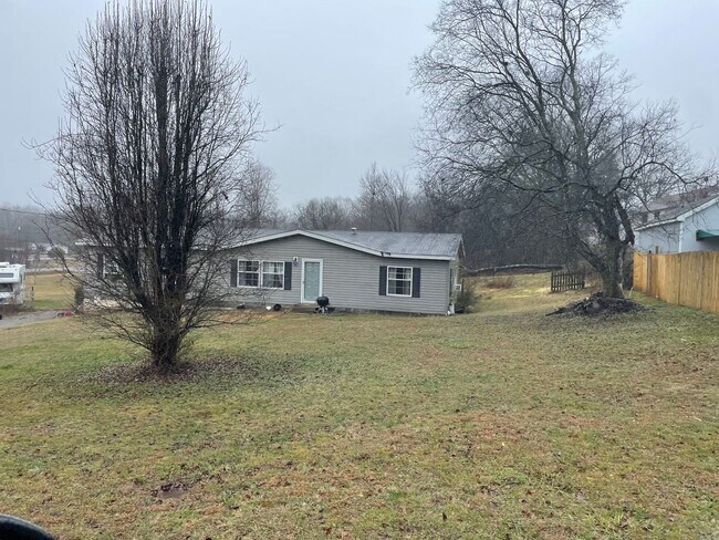 Foto del edificio - Large nice modular home 1 acre in Mt. Juliet