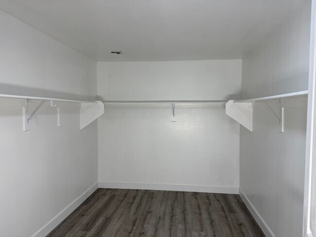 Foto del edificio - 42502 W Somerset Dr