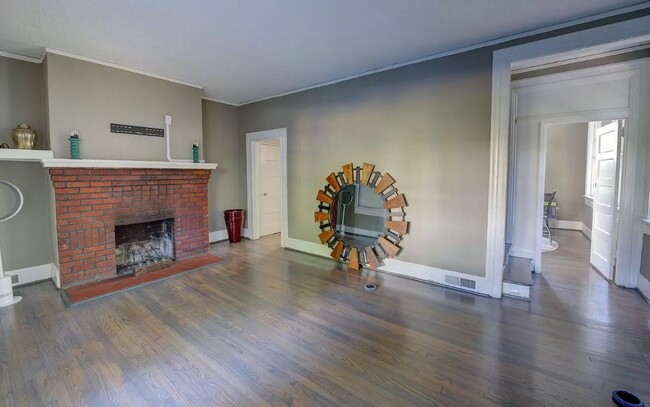 Building Photo - 145 S Pickens St