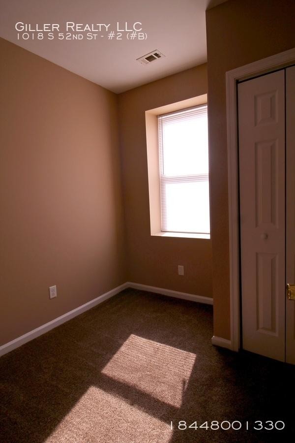 Building Photo - 4 bedroom in Philadelphia PA 19143