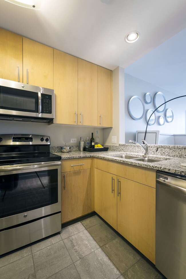 The St. James Residential 200 W Washington Sq Philadelphia, PA