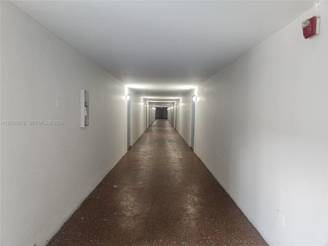 Foto del edificio - 14820 Naranja Lakes Blvd