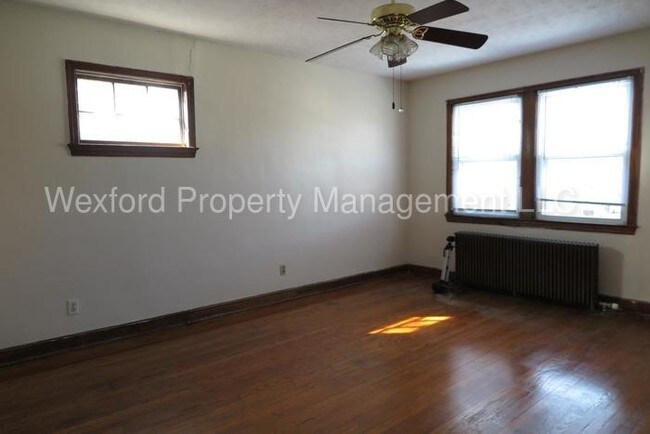 Foto del edificio - 711 Hamlin St NE