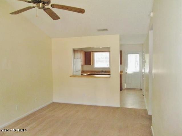 Foto del edificio - 215 Live Oak Ct