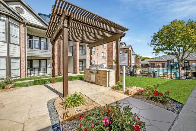 Building Photo - Mission Fairways