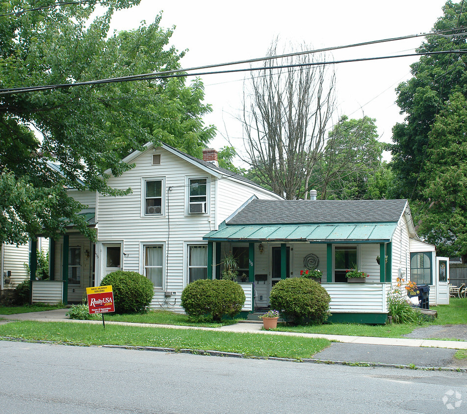 Primary Photo - 138 Clinton St