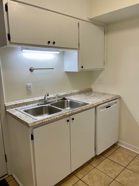 Foto del edificio - 2 bed, 1 bathroom duplex   - Seneca, SC