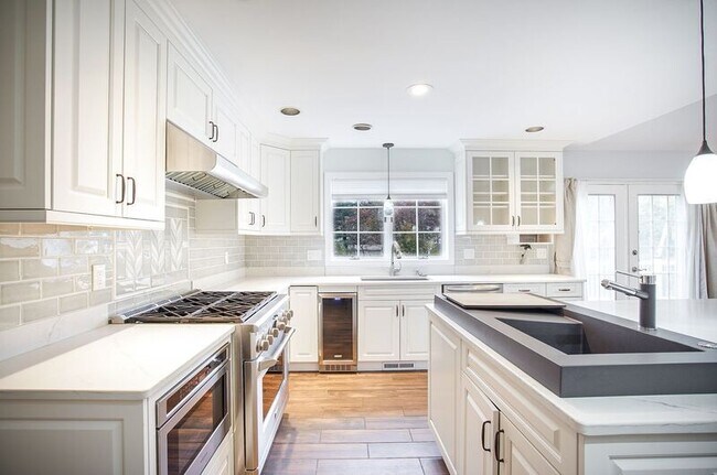 Foto del edificio - 14 Horseshoe Ln