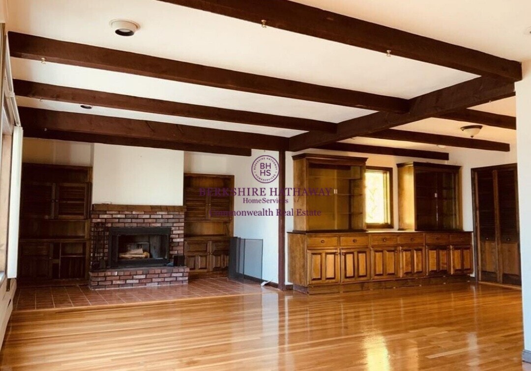 90 Palmer St, Arlington, MA 02474 Condo for Rent in Arlington, MA