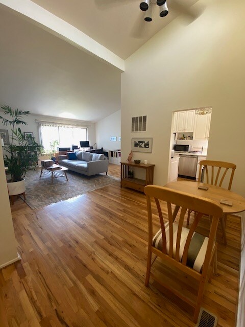 Primary Photo - 82 Olcott Way