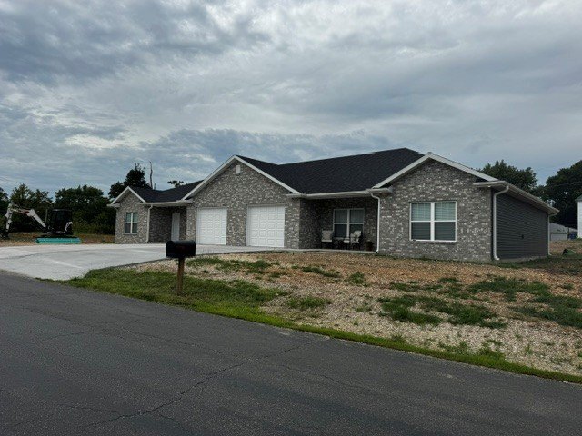 Building Photo - 13332 Railroad Ave