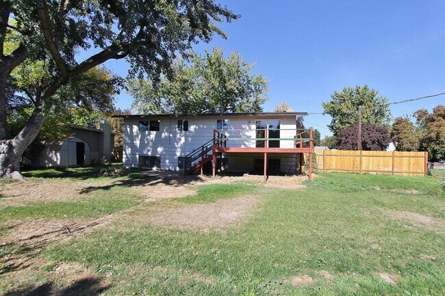 Foto del edificio - Spacious Home in Quiet Neighborhood