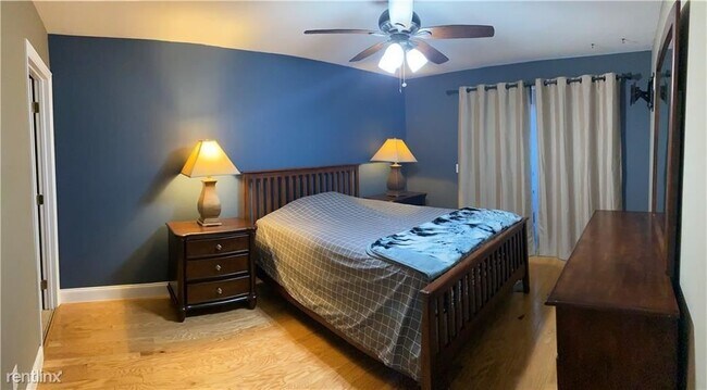 Foto del edificio - 3 br, 2.5 bath Townhome - 1921 SW 81st Ter