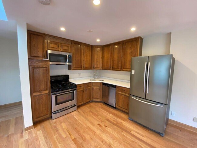 Foto del edificio - 1205 N Harlem Ave