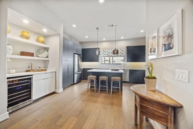 Foto del edificio - 4211 Allen St