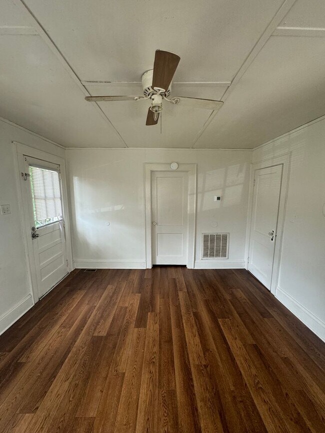 Foto del edificio - Duplex walking distance to Uptown Shelby, NC