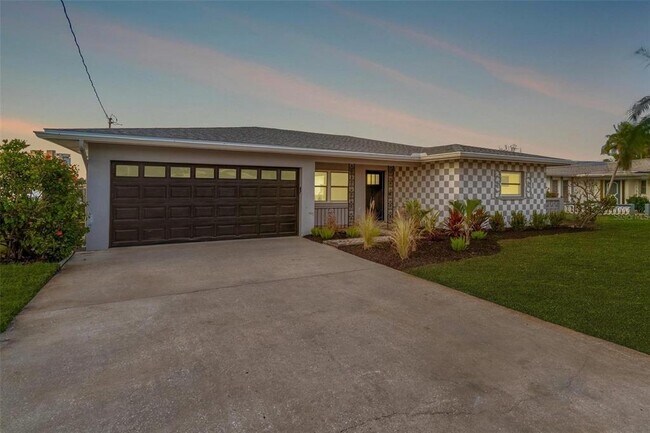 Foto del edificio - 7160 Shore Dr S