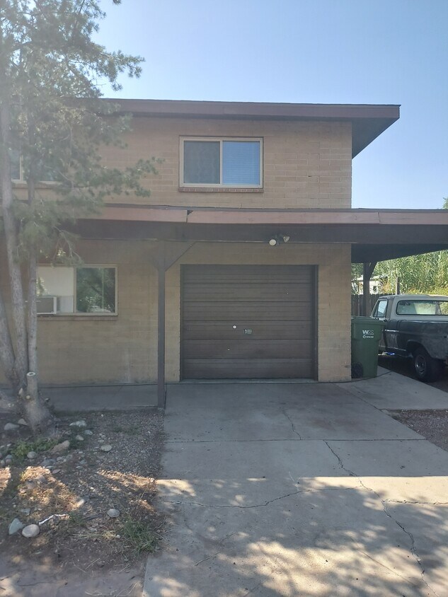 6605 Elwood Dr NW, Los Ranchos De Albuquerque, NM 87107 House Rental