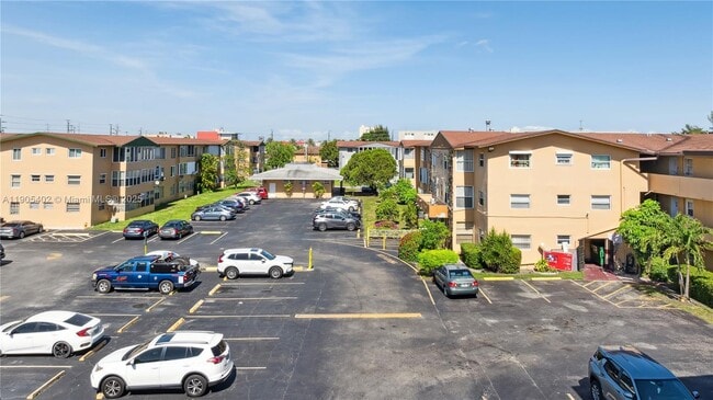 Building Photo - 140 Royal Palm Rd