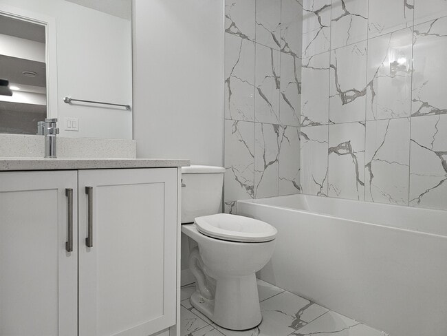 Photo du bâtiment - 9420 Colak Ln SW