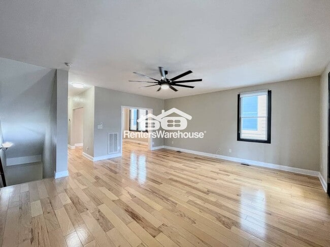 Building Photo - 9526 14th Bay St