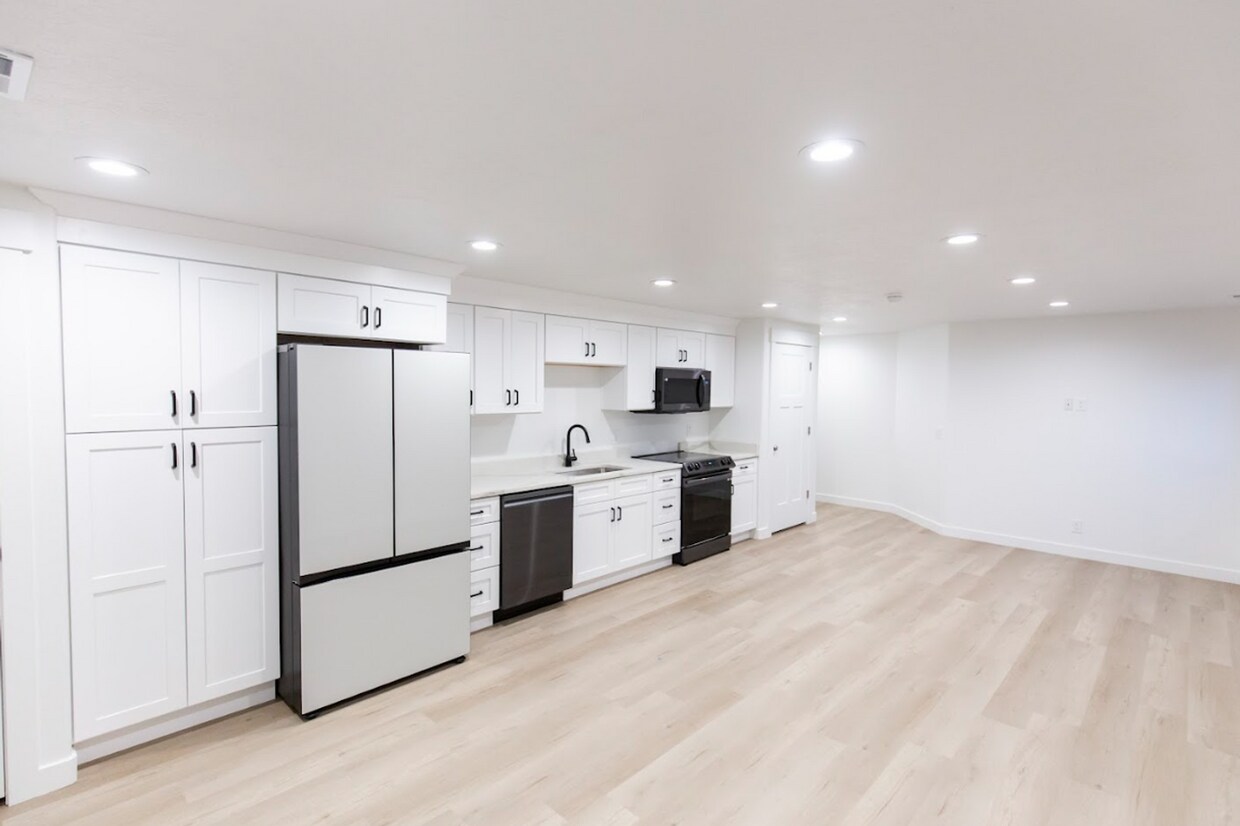 Foto principal - 1062 N Highpass Dr