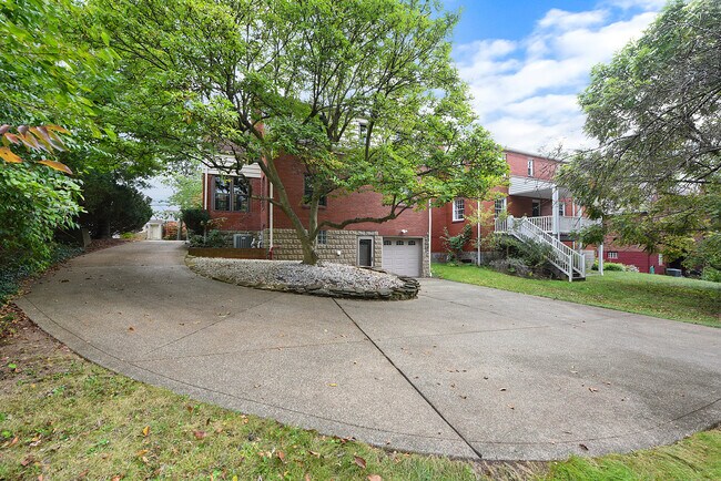 Building Photo - 1014 Firwood Dr