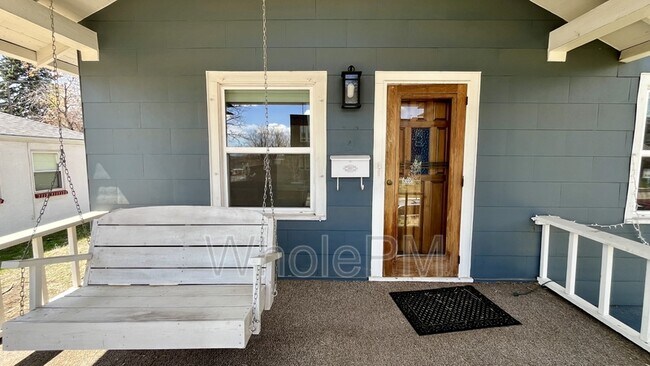 Building Photo - 4909 Beach Ct