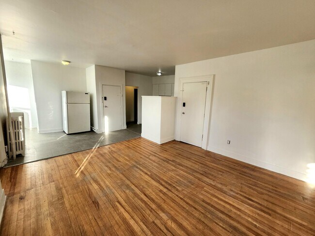 Photo du bâtiment - 325 Main St