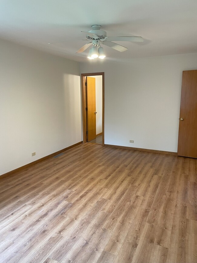 Building Photo - 18530 W Woodland Terrace