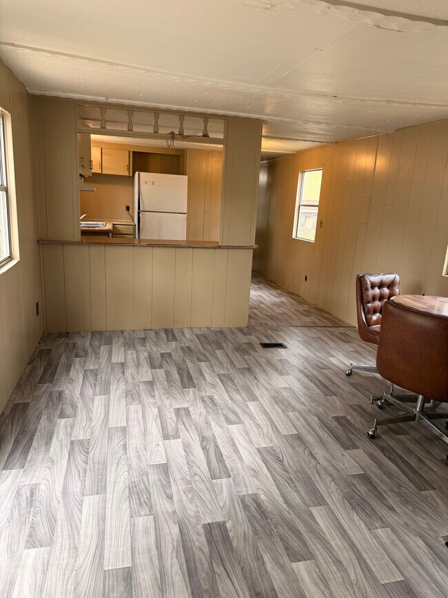 Building Photo - Trailer 11