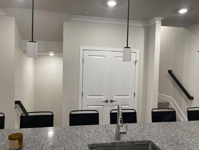 Building Photo - 2046 Ivory Brook Rd