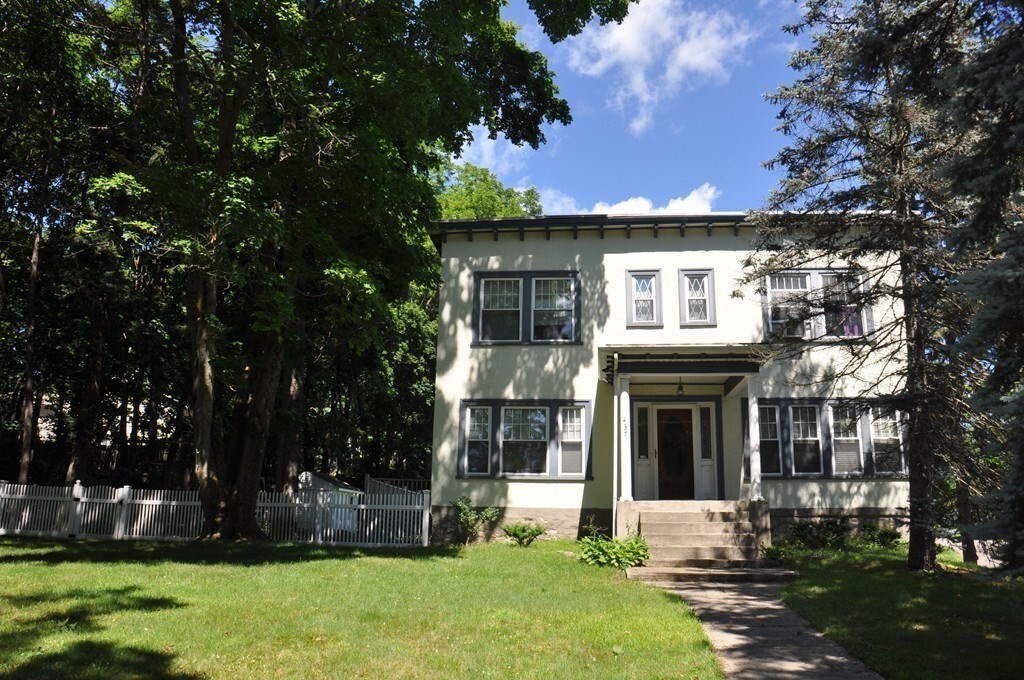 Primary Photo - 437 Washington St