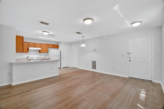 Building Photo - 525 Paulling Dr