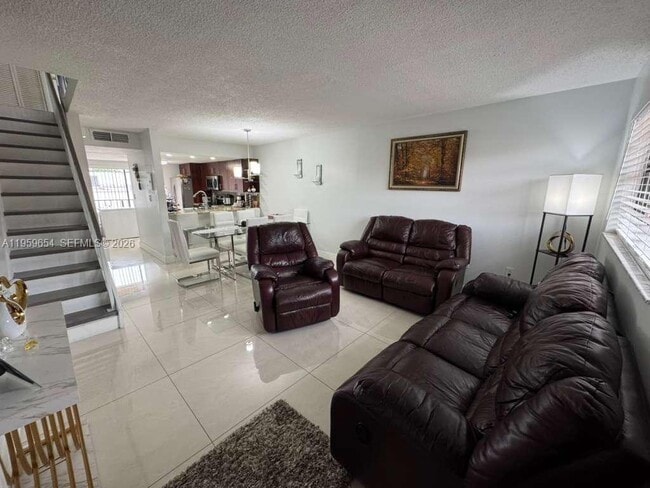 Foto del edificio - 5083 W 12th Ln