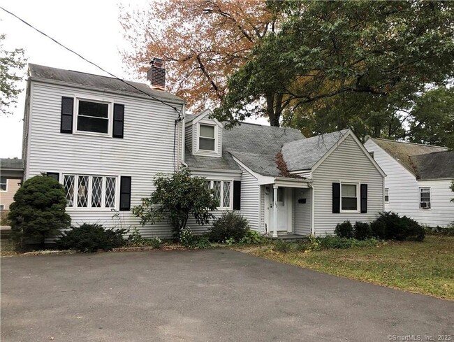 Building Photo - 162 Oaklawn Ave