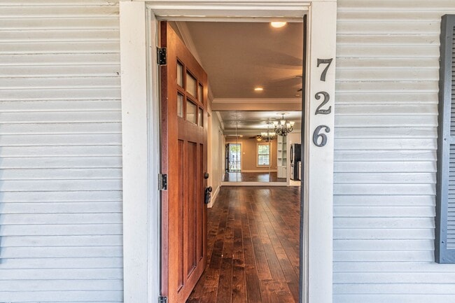 Photo - 726 E 26th St House