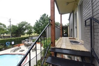 Building Photo - 2833 Kings Rd