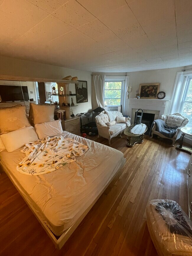 Foto del edificio - 1057 Beacon St