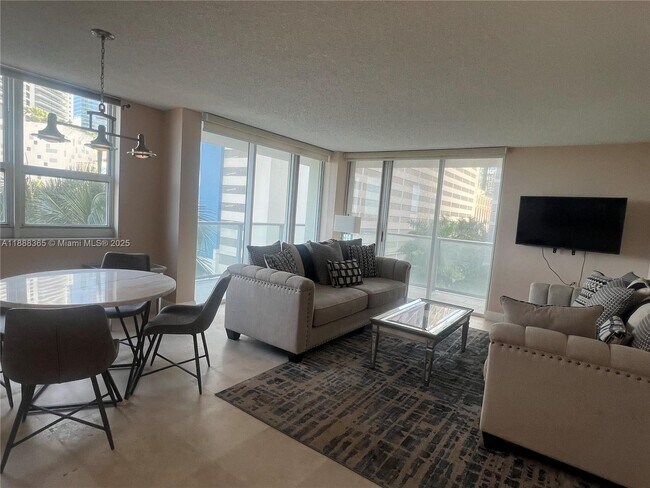 Foto del edificio - 1155 Brickell Bay Dr