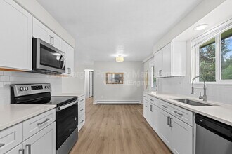 Building Photo - 3816 S Bowdish Rd