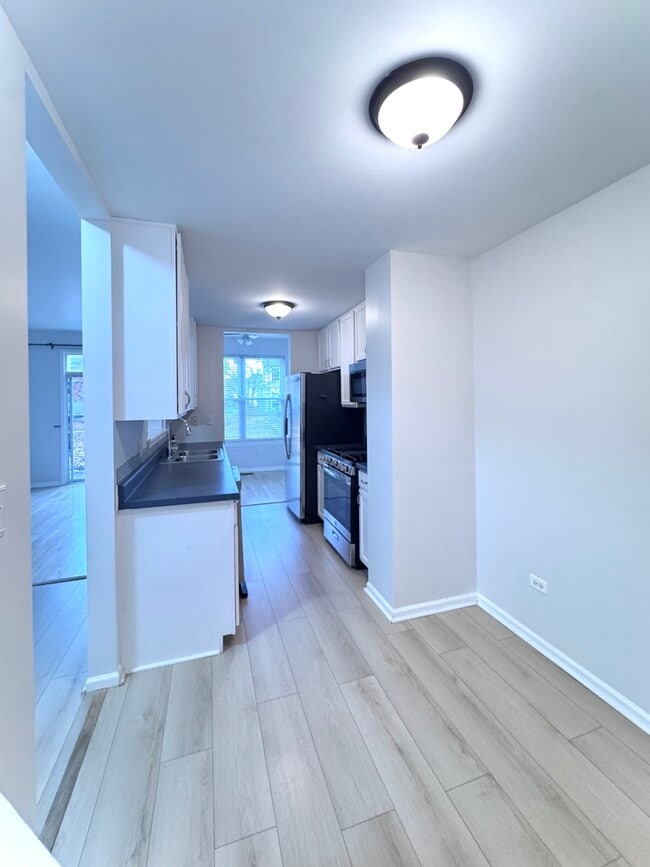 Foto del edificio - 2350 Sheehan Dr