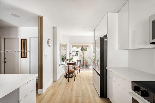 Building Photo - 10233 NW 52nd Ln