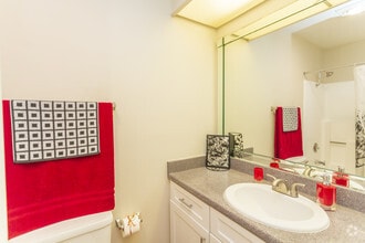 1 BR, 1 BA - 618 SF - Park Bonita