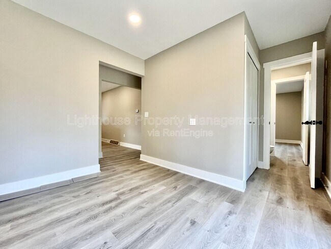 Foto del edificio - 818 Delray Ave SE