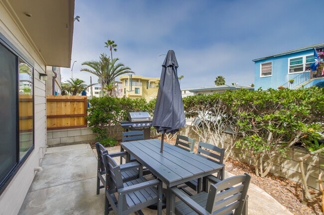 Foto del edificio - 807 Capistrano Pl